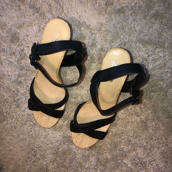 🌟Black straps wedges - Picture 2 of 2